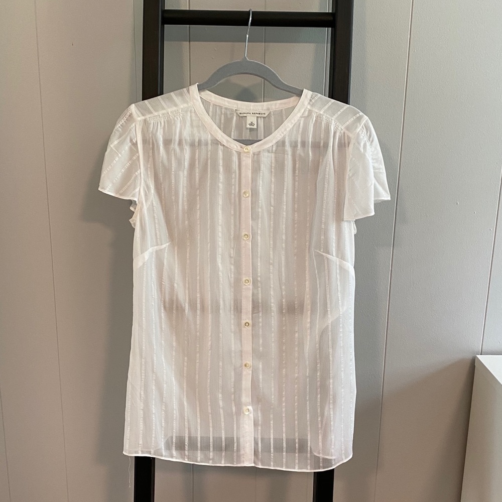 White banana republic blouse